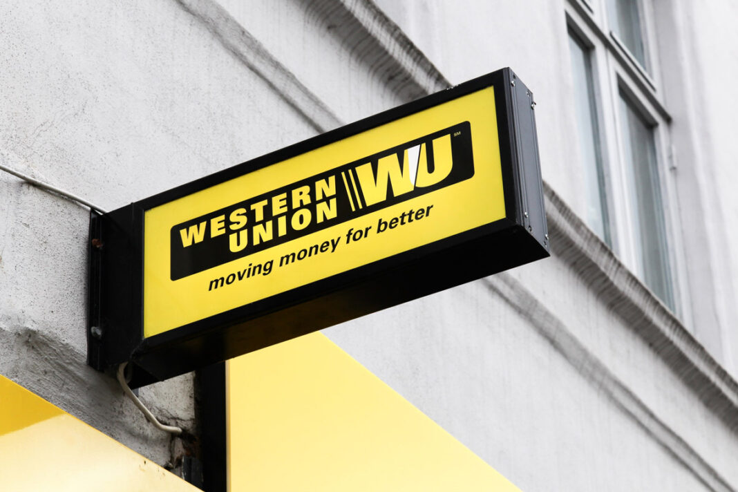 Western-Union-et-Singtel's-s’associe-a-Dash-pour-accélérer-les-échanges-transfrontaliers---AdobeStock_318729648_Editorial_Use_Only