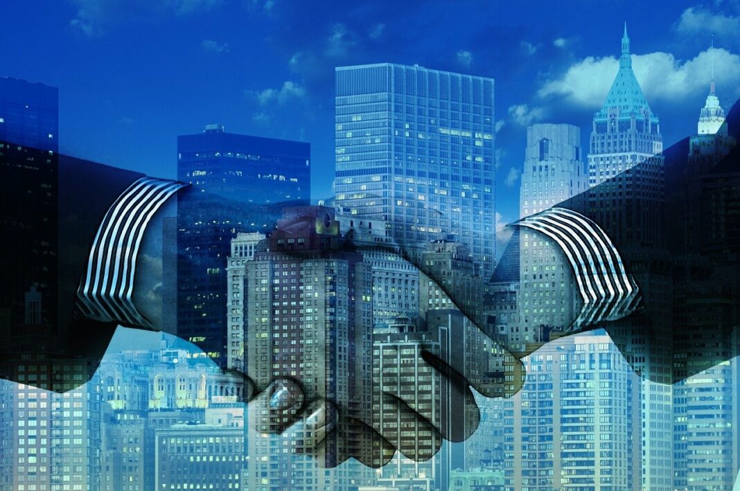Nouveau partenariat, DASH s’est associé à ChangeNow.io - pixabay - hands-gc0877fc00_1280
